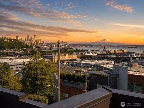 2310 W Newton St, Seattle, WA 98199