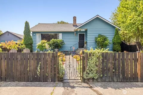424 W 4th St, Port Angeles, WA 98362