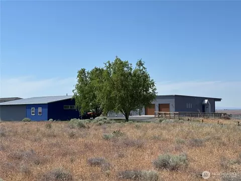 7458 NE Bouldercrest Rd, Moses Lake, WA 98837