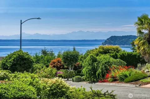 9407 61st Ave W, Mukilteo, WA 98275