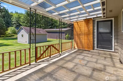 Exterior - 21 Maple Leaf St, Raymond, WA 98577 photo 4 of 11