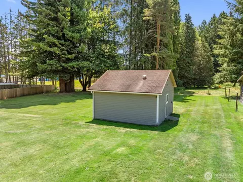 Exterior - 21 Maple Leaf St, Raymond, WA 98577 photo 9 of 11