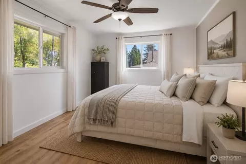 Bedroom - 21 Maple Leaf St, Raymond, WA 98577 photo 1 of 2