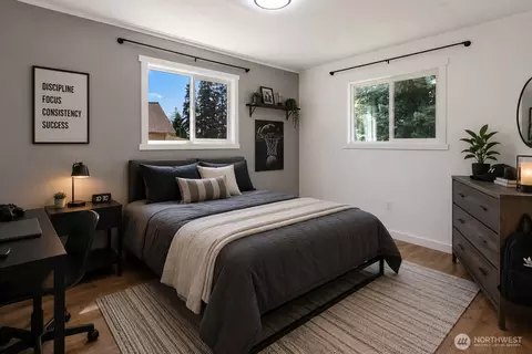 Bedroom - 21 Maple Leaf St, Raymond, WA 98577 photo 2 of 2