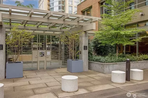 910 Lenora St #S1004, Seattle, WA 98121