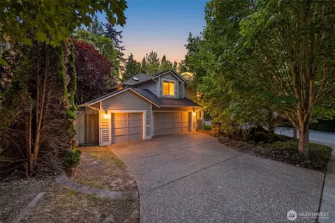 10521 NE 120th St, Kirkland, WA 98034
