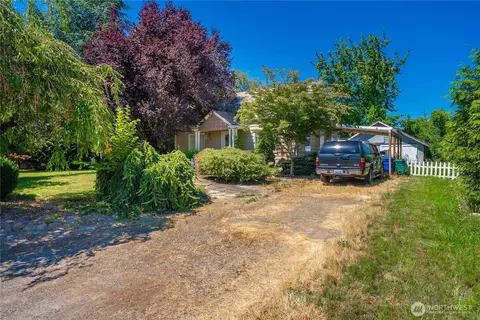 6823 60th St E, Puyallup, WA 98371
