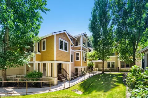 8535 Avondale Rd NE #A204, Redmond, WA 98052