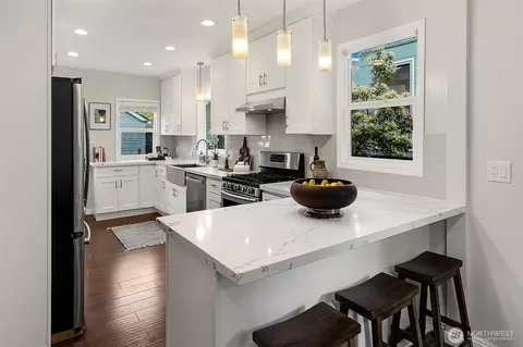 954 19th Ave E, Seattle, WA 98112 photo 8