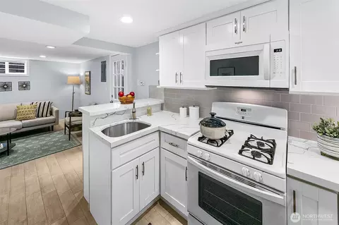 954 19th Ave E, Seattle, WA 98112 photo 24