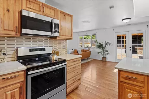 Kitchen - 10329 16th Pl W, Everett, WA 98204 photo 3 of 3