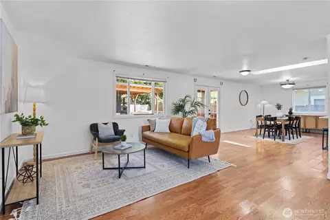 Living - 10329 16th Pl W, Everett, WA 98204 photo 2 of 2