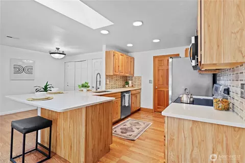 Kitchen - 10329 16th Pl W, Everett, WA 98204 photo 2 of 3