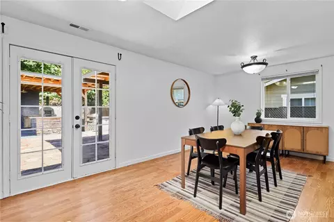 Dining - 10329 16th Pl W, Everett, WA 98204 photo 1 of 2