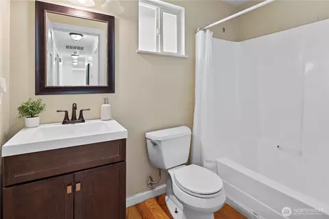 Bath - 10329 16th Pl W, Everett, WA 98204 photo 2 of 2