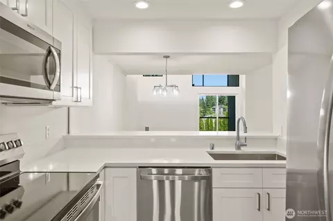 6582 137th Ave NE #415, Redmond, WA 98052