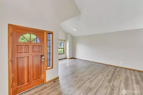 Entry Way - 205 Spring Pl, Enumclaw, WA 98022 photo 1 of 1