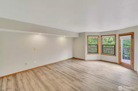 Living - 205 Spring Pl, Enumclaw, WA 98022 photo 7 of 7