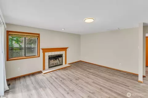 Living - 205 Spring Pl, Enumclaw, WA 98022 photo 3 of 7