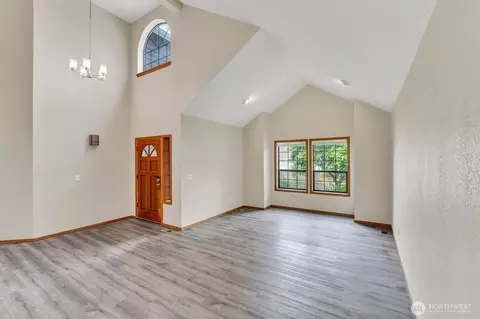 Living - 205 Spring Pl, Enumclaw, WA 98022 photo 3 of 9