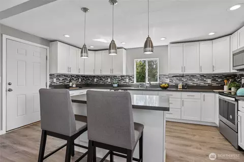 Kitchen - 22719 1st Pl W, Bothell, WA 98021 photo 2 of 5