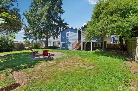 Exterior - 22719 1st Pl W, Bothell, WA 98021 photo 6 of 7