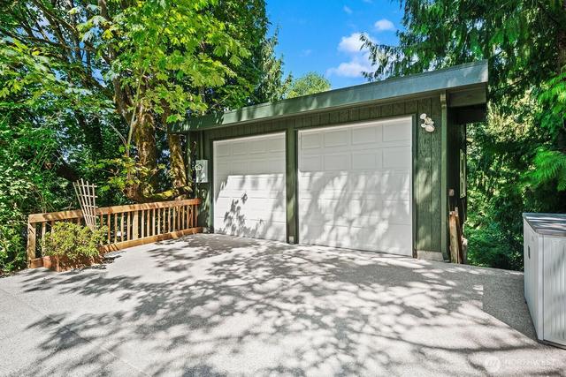 16524 35th Ave NE, Lake Forest Park, WA 98155