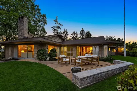 3704 48th Ave NE, Seattle, WA 98105