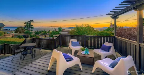 924 S 226th Pl, Des Moines, WA 98198