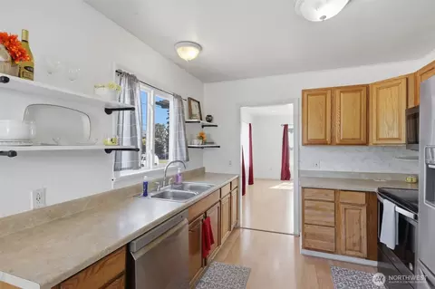 Kitchen - 1812 23rd St, Everett, WA 98201 photo 4 of 4