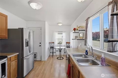 Kitchen - 1812 23rd St, Everett, WA 98201 photo 1 of 4