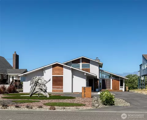 675 Ocean Shores Blvd SW, Ocean Shores, WA 98569