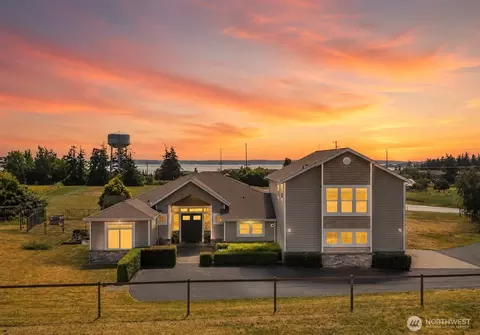 2746 Taylor Rd, Oak Harbor, WA 98277