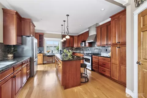 Kitchen - 816 Walnut St, Edmonds, WA 98020 photo 1 of 4