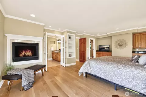 Bedroom - 816 Walnut St, Edmonds, WA 98020 photo 6 of 10