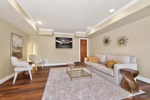 Living - 816 Walnut St, Edmonds, WA 98020 photo 5 of 6