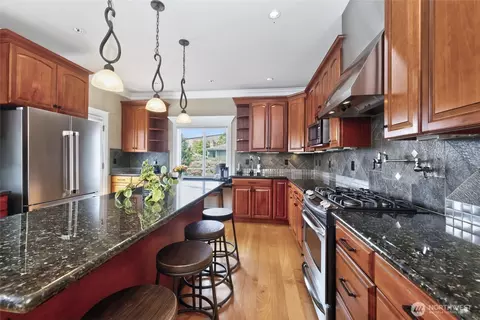 Kitchen - 816 Walnut St, Edmonds, WA 98020 photo 3 of 4