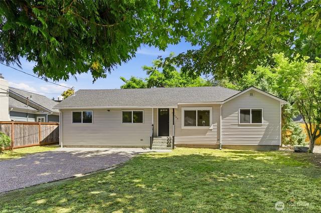 12042 14th Ave NE, Seattle, WA 98125