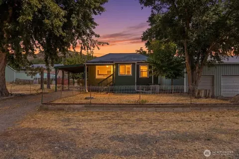 214 A St, Grand Coulee, WA 99133