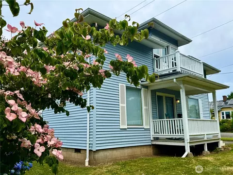 2323 E St, Bellingham, WA 98225