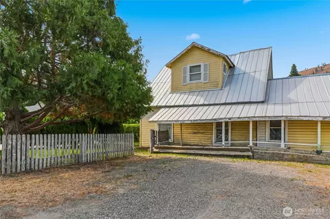 5601 Airport Rd, Cashmere, WA 98815