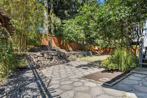 Exterior - 22202 Meridian Ave S, Bothell, WA 98021 photo 7 of 8