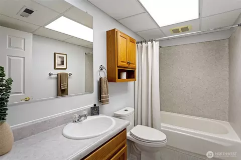 Bath - 22202 Meridian Ave S, Bothell, WA 98021 photo 2 of 2