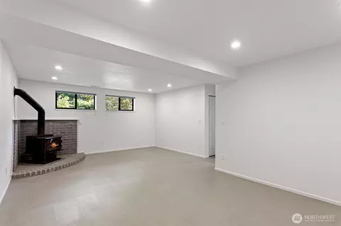 Living - 22202 Meridian Ave S, Bothell, WA 98021 photo 4 of 4