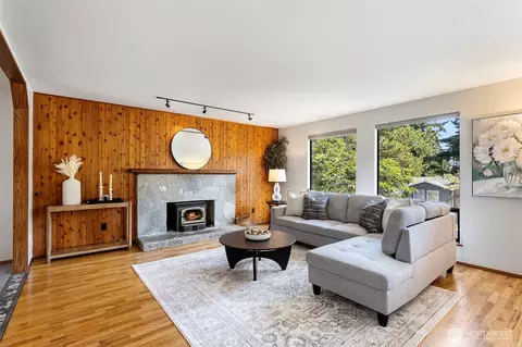 Living - 22202 Meridian Ave S, Bothell, WA 98021 photo 1 of 4