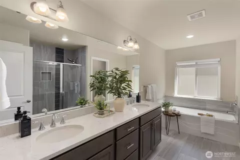 Bath - 4322 233rd Pl SE, Bothell, WA 98021 photo 1 of 2