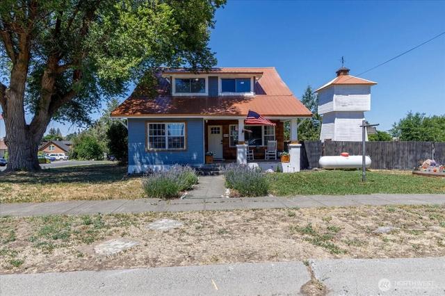 418 W Chestnut St, Almira, WA 99103