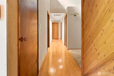 Entry Way - 39045 258th Ave SE, Enumclaw, WA 98022 photo 3 of 3