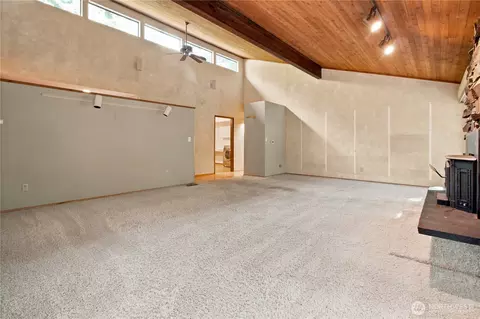 Living - 39045 258th Ave SE, Enumclaw, WA 98022 photo 2 of 2