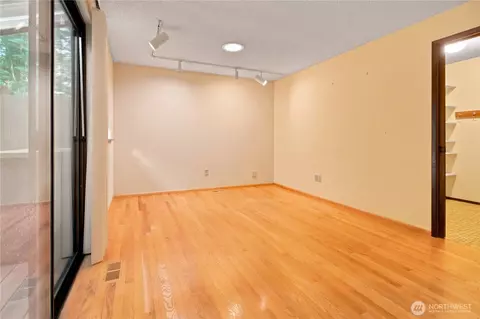 Bedroom - 39045 258th Ave SE, Enumclaw, WA 98022 photo 1 of 3